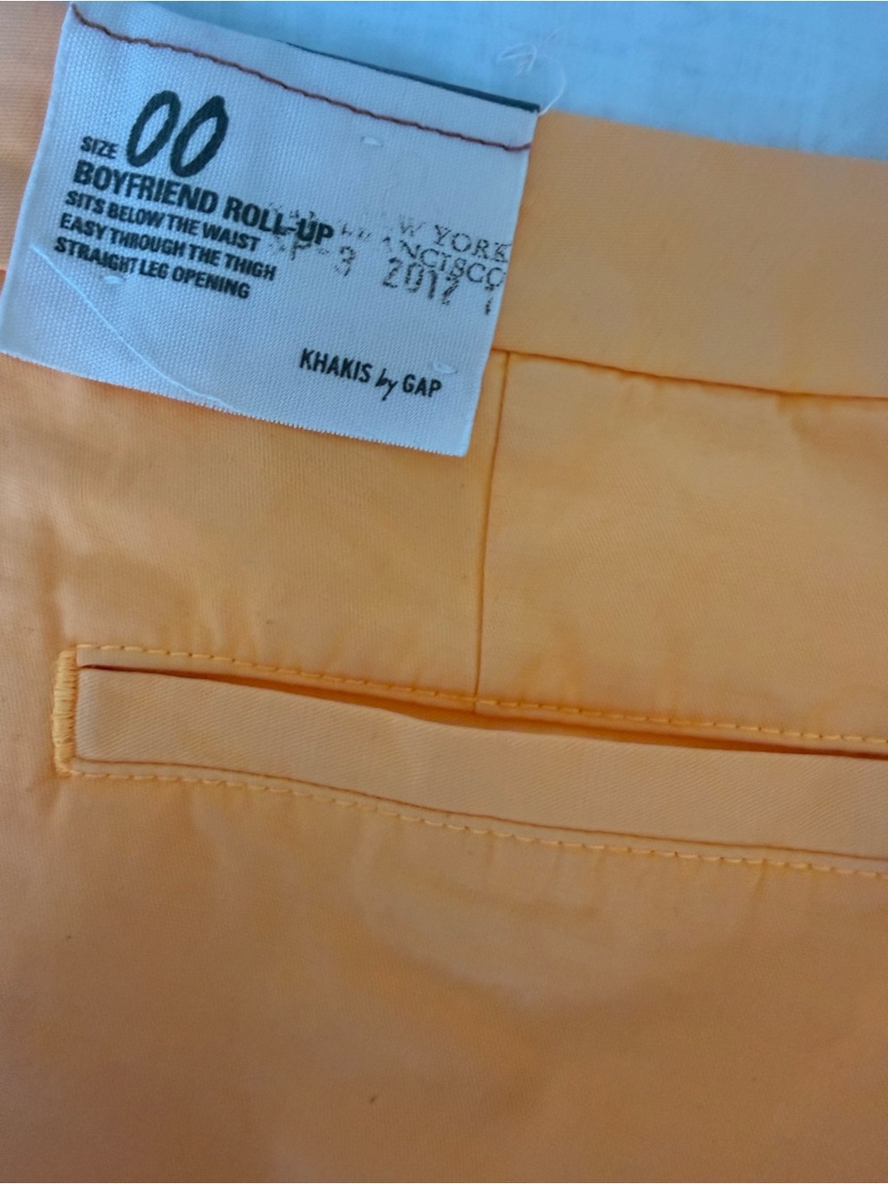 GAP Women's Peach Cuffed Chino Shorts - Picture 4 of 7